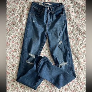 Brand new Levi’s mom/ straight jeans
